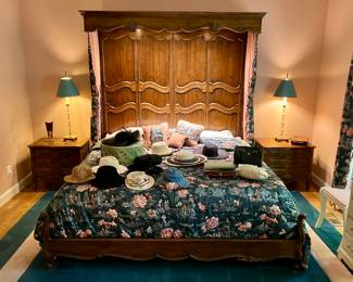 Henredon “Villandry” king canopy bed w/ nightstands