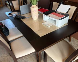 Like new dinning table with 6 chairs