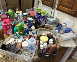 Lot 50 lot of bathroom and cleaning products $15