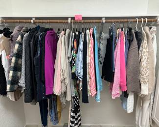 Lot 56 lot of extra small women’s clothing assortment of namebrand. $55