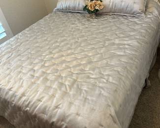 Lot 33  queen size bed with bedspread $99