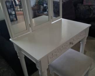 Princess Vanity & Makeup dressing table