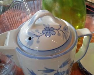 Herbal porcelain pot