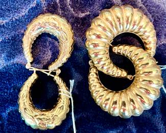 14K GOLD EARRINGS INCLUDING SHRIMP EARRINGS.