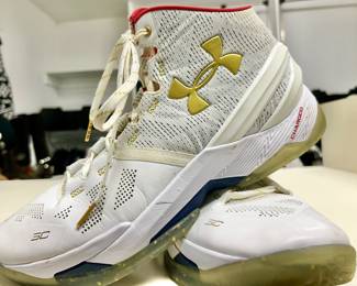 UNDER ARMOUR "CURRY 2 BASKETBALL SHOES"