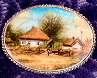 RUSSIAN HAND PAINTED ON MOTHER OF PEARL BROOCH