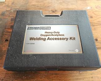 71 ChicagoElectricHeavyDutyOxygenAcetyleneWeldingAccessoryKit