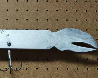 139 CustomMadeAluminumHangingRackLargeLobsterClaws
