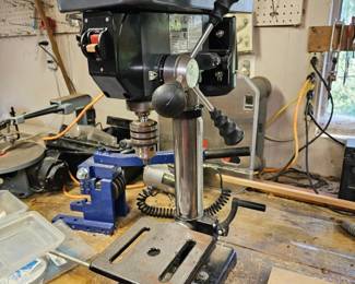 110 CentralMachinery1012SpeedBenchDrillPress