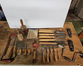 134 30AssortedWoodHandledHandTools
