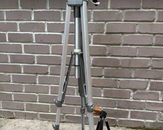 26 CavalierTargusTripodPair