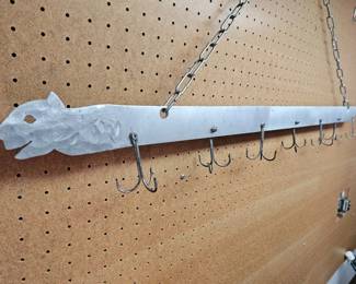 141 CustomMadeAluminumHangingRackCat