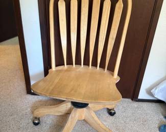 94 UnfinishedPineSteambentWindsorDeskChair
