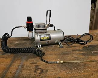 112 CentralPneumaticOillessAirbrushCompressor