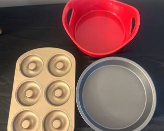 Kitchen cooking items 