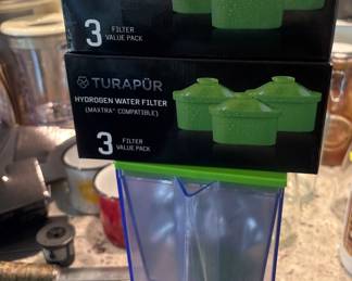 Water filter pitcher set