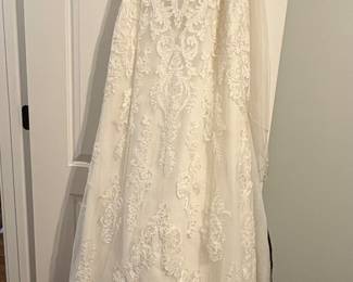 Wedding dress 