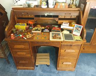 Rolltop desk and toys