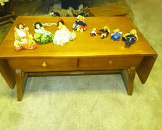 Dolls from many lands