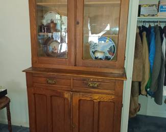Large display cabinet