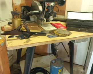 Radial arm saw