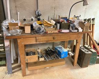 Wood worktable