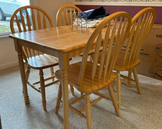 Small Kitchen or Dining Table and Four  Chairs..