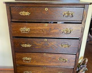 Dresser 
