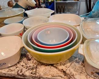 Pyrex Nesting Bowls