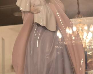 Llardo Figurine