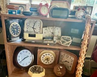 Many vintage clocks