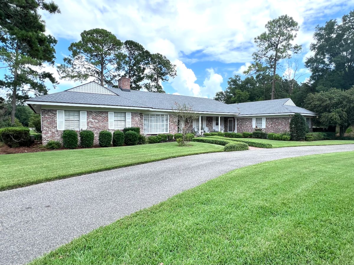 Beautiful Deerwood Estate