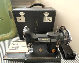 Singer Feather Weight Sewing Machine 