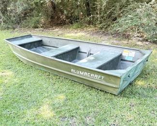 Alumacraft 10 Foot Boat for 2 People