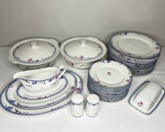 Oneida Blue Lattice Dish Set