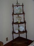 Walnut eteigere.