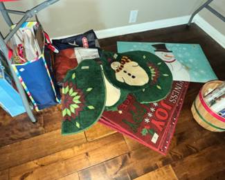 RUGS