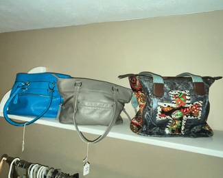 MORE PURSES