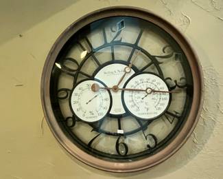 LARGE WALL CLOCK w/ HUMIDITY & TEMP!