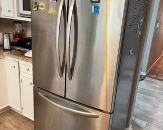 WONDERFUL KITCHENAID STAINLESS FRENCH DOOR FRIDGE