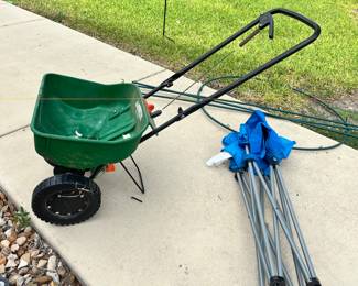 YARD SPREADER