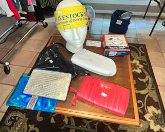 PURSES / WALLETS