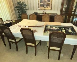 FABULOUS THOMASVILLE DINING SET w/ 10 chairs!