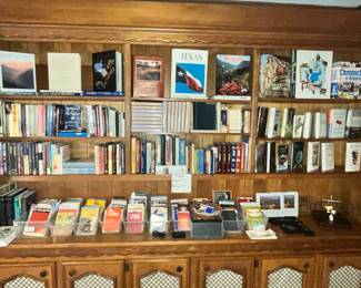 BUILT-IN SHELVES LOADED WITH BOOKS!