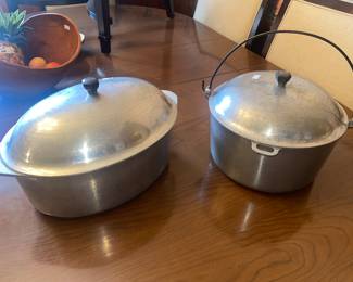 PAIR OF VINTAGE ALUMINUM OVAL ROASTER & STOCK POT w/ BAIL