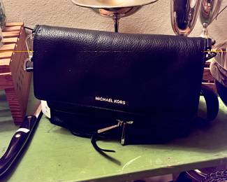 ELEGANT MICHAEL KORS PURSE
