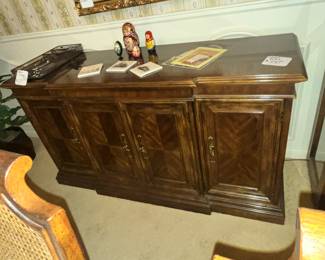 WONDERFUL 4 dr BUFFET