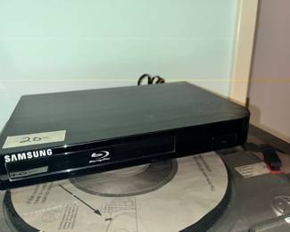 SMASUNG BLU-RAY PLAYER
