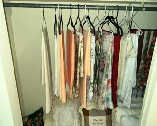 TABLECLOTHS & RUNNERS