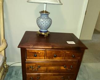 NIGHT STAND
